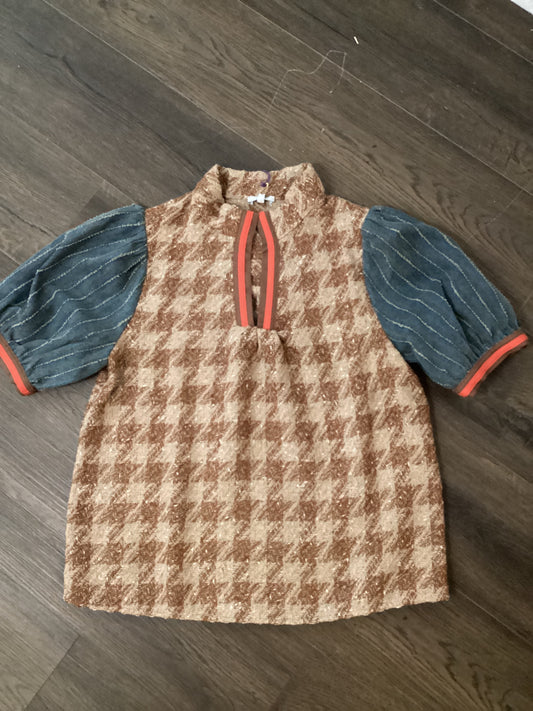 Camel Mixed-Texture Contrast-Sleeve Top